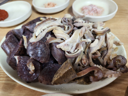 우산속순대국집 1