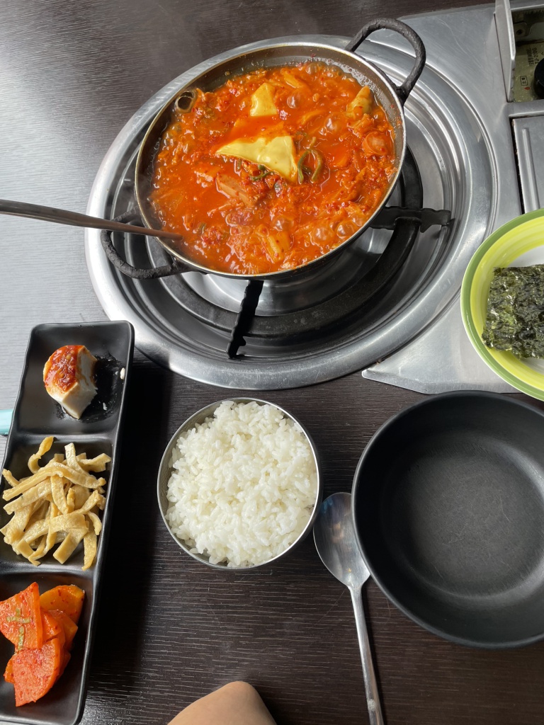 Geunamjauigimchijjigae (그남자의김치찌개) 1
