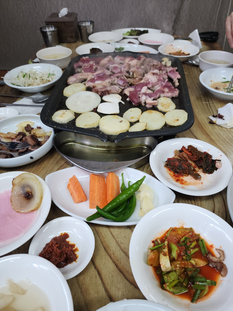 Hoehwanamujip (회화나무집) 2
