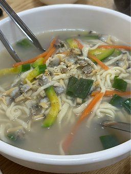 Wangjinmulkalguksu (왕진물칼국수) 1