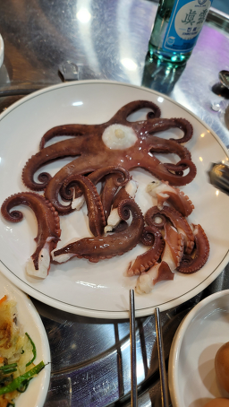 Baetgodong (뱃고동) 1
