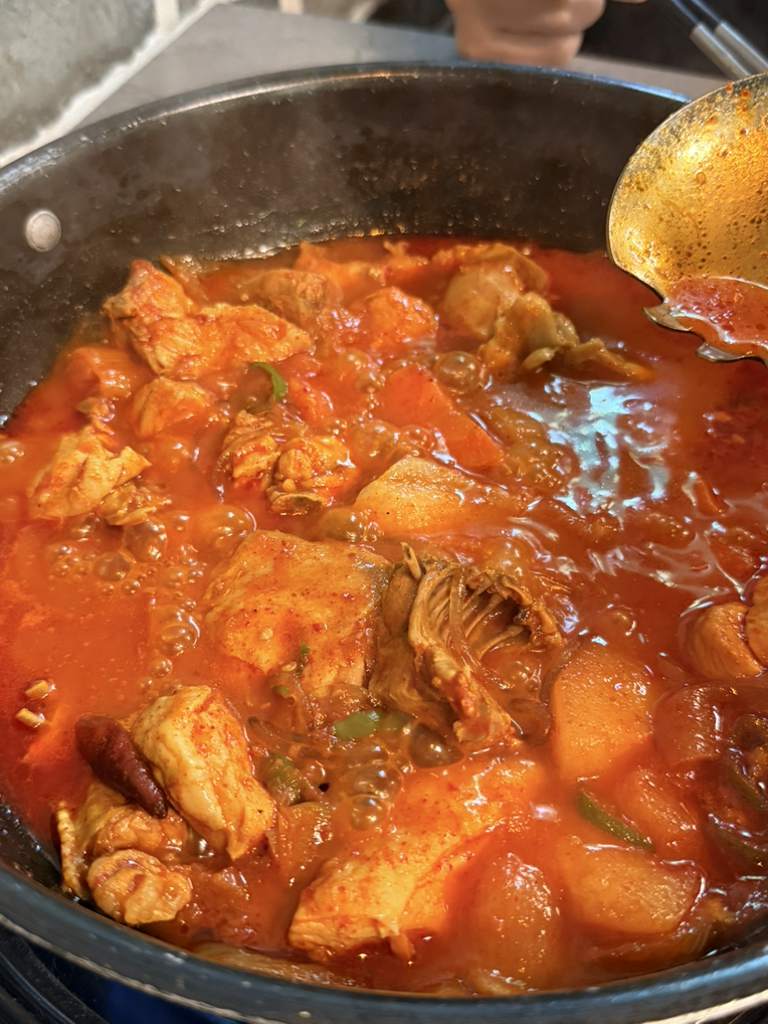 보글지글부대찌개닭볶음탕 본점 사진 2