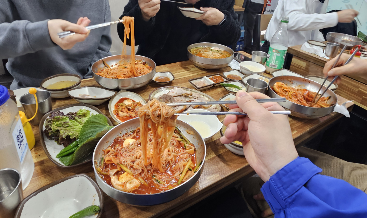 Daeyeonmilmyeonjokbal (대연밀면족발) 2