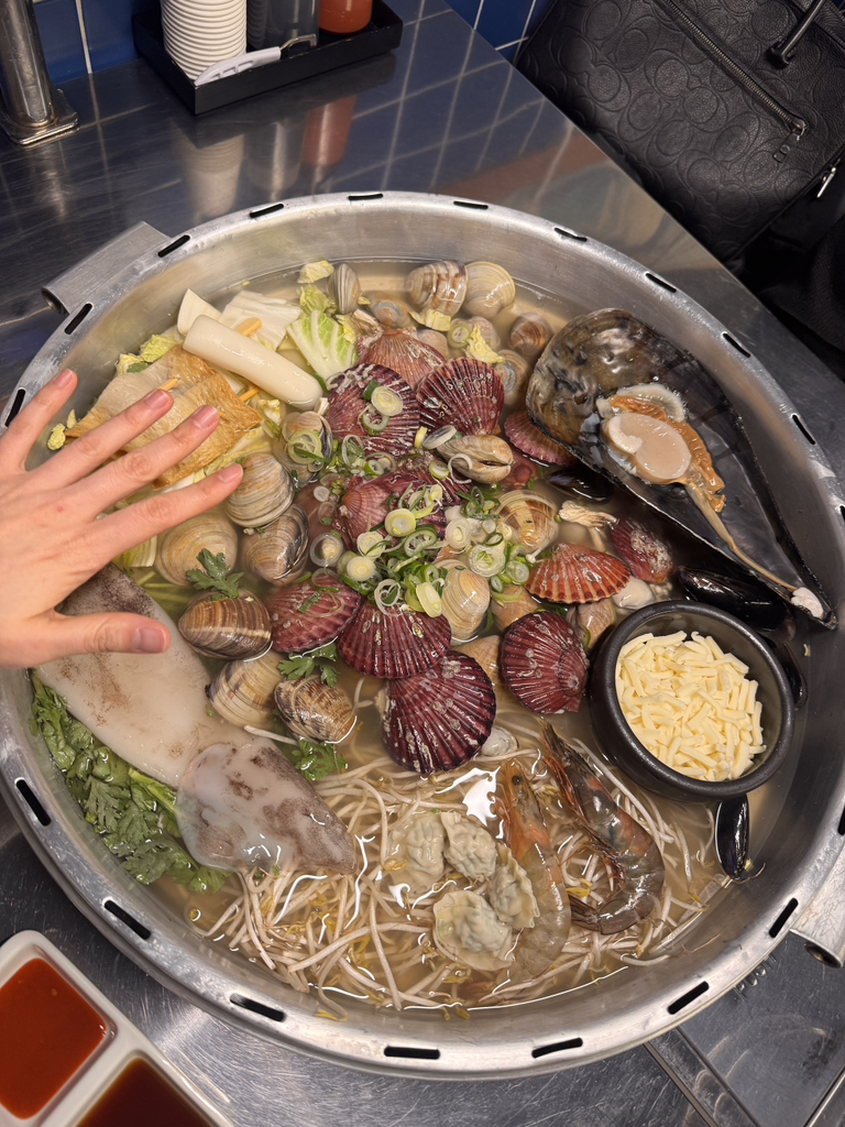 Gaenmaeulsikdang (갯마을식당) 2