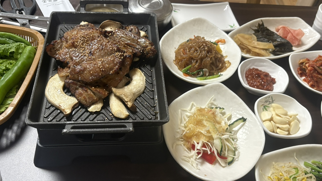 Honamsutbulgalbi (호남숯불갈비) 1