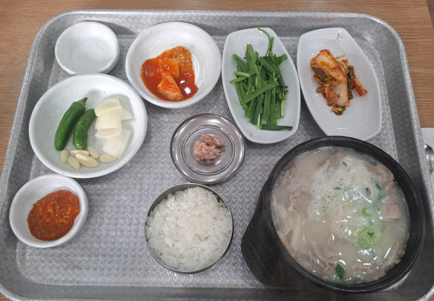 Sigolhanbangdwaejigukbap (시골한방돼지국밥) 1