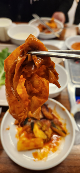 Sotttukkeongchuncheondakgalbi (솥뚜껑춘천닭갈비) 2