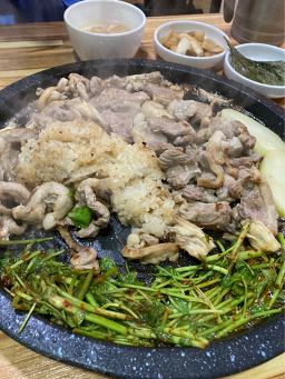 Radoyuhwangorijumulreok (라도유황오리주물럭) 2