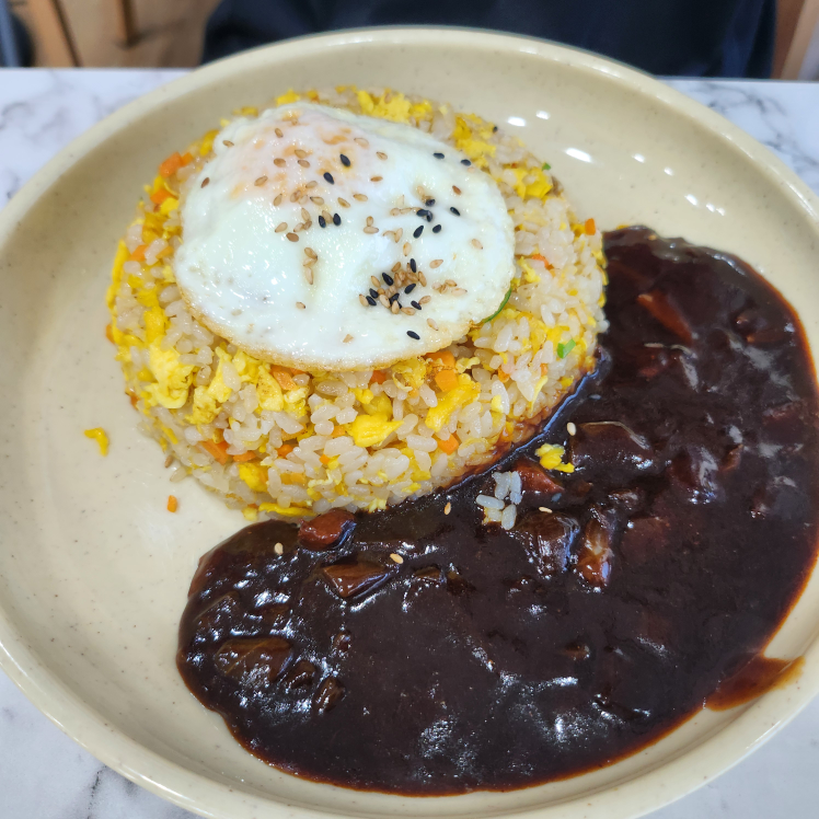 Honghwajjamppong (홍화짬뽕) 1