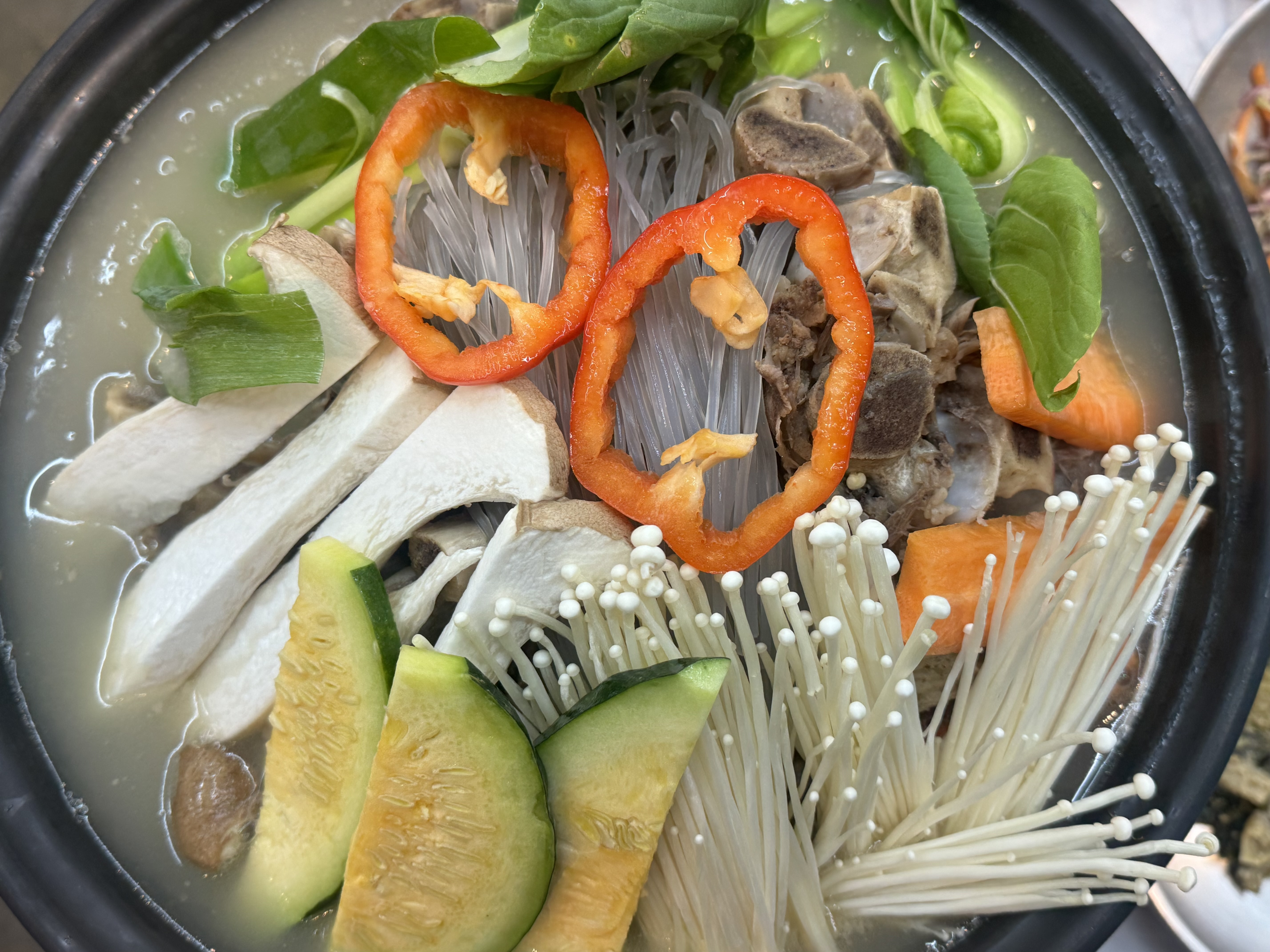 Deodamgalbitang (더담갈비탕) 2