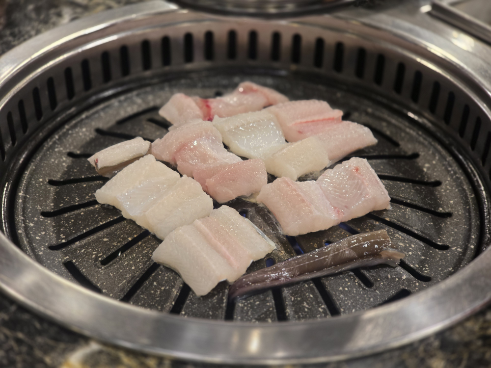 Punggaechamsutjangeo (풍개참숯장어) 2