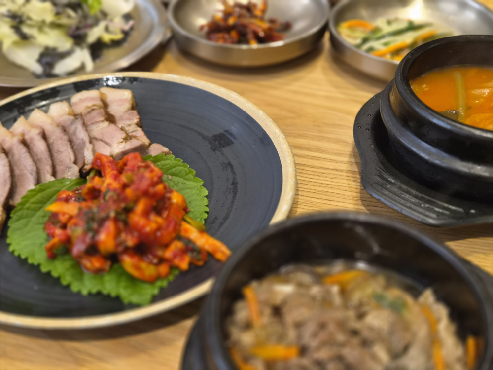 Toetmarubapsang (툇마루밥상) 1