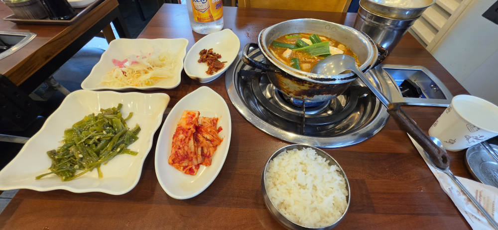 Onggijonggidongtaetang (옹기종기동태탕) 1