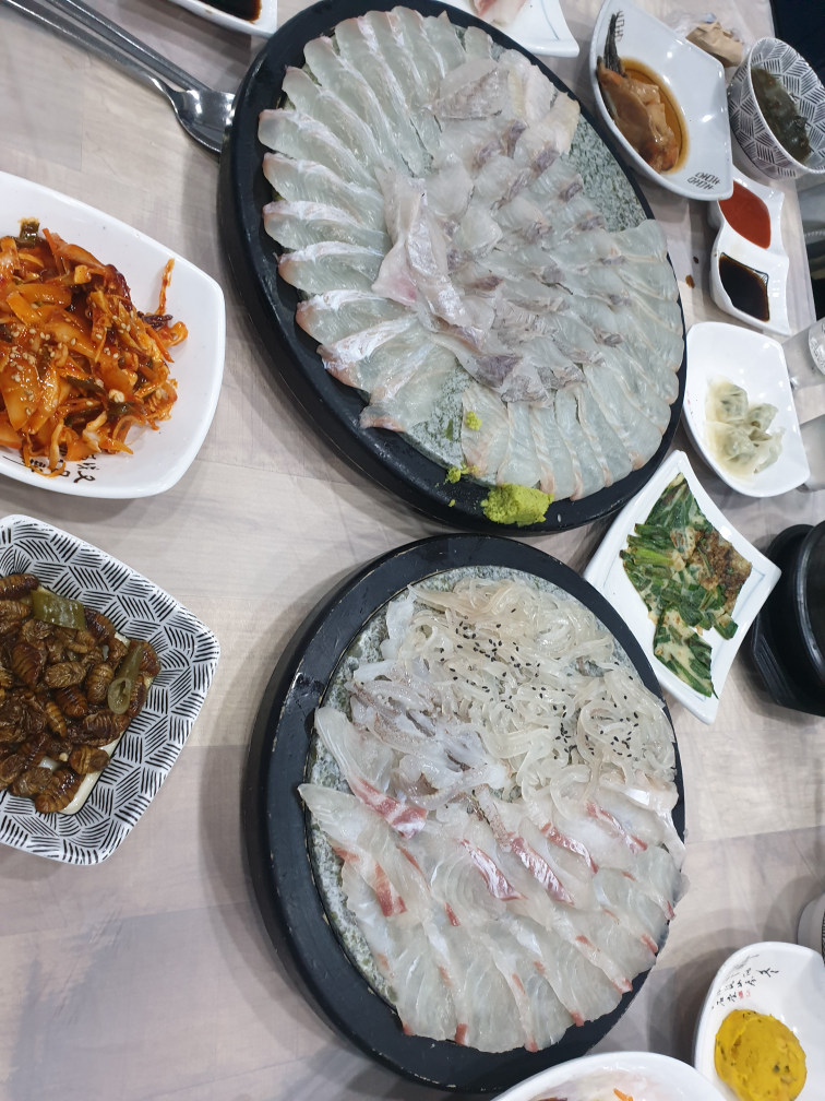 Ulsanjeongjachamgajamihoetaun (울산정자참가자미회타운) 1