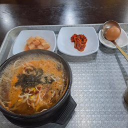 Soksiwonaejeonjukongnamulhaejangguk bongdeokjeom (속시원애전주콩나물해장국 봉덕점) 3