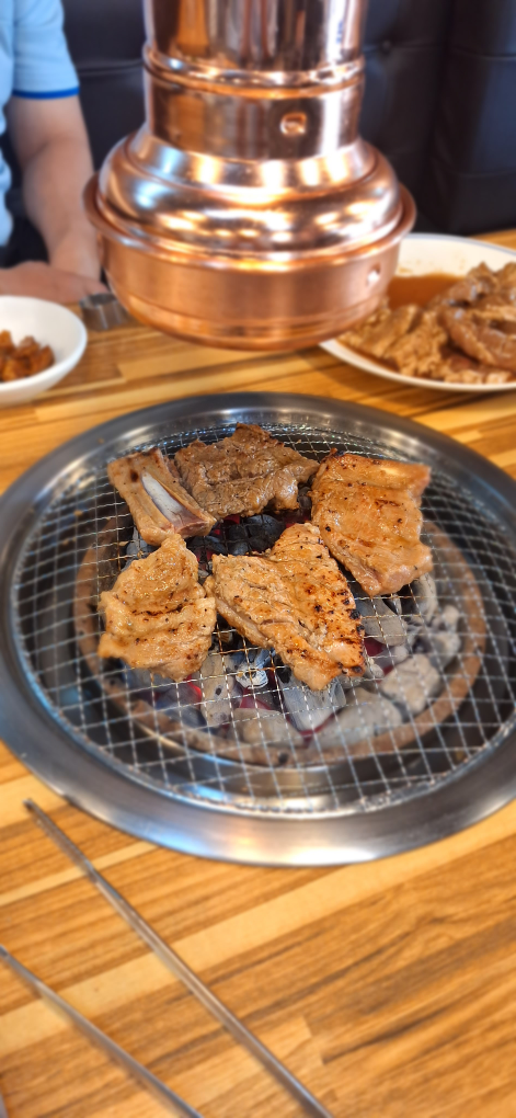 Sanmaeulgadeun (산마을가든) 1