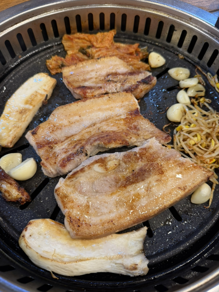 Sancheongenheukdwaeji (산청엔흑돼지) 2