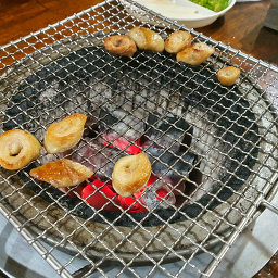 Yegogaesutbuldakbalmakchang (예고개숯불닭발막창) 2