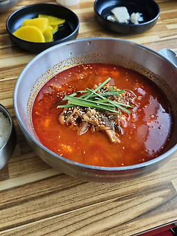 Yangyangsundubujjamppong 2hojeom (양양순두부짬뽕 2호점) 1