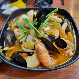 Hwangjejjamppong (황제짬뽕) 1