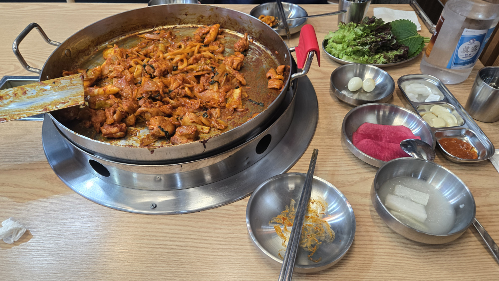 Jeongtongchuncheondakgalbi (정통춘천닭갈비) 2