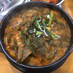Cheomdandolsotgamjatang (첨단돌솥감자탕) 1