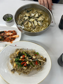 Jejujeonbokkalguksu (제주전복칼국수) 3