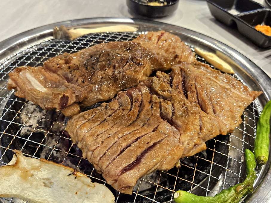 Dotjip (돝집) 2