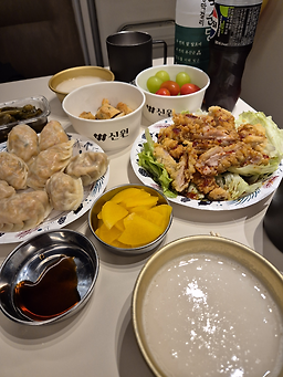 Bokdwaejibunsik (복돼지분식) 3