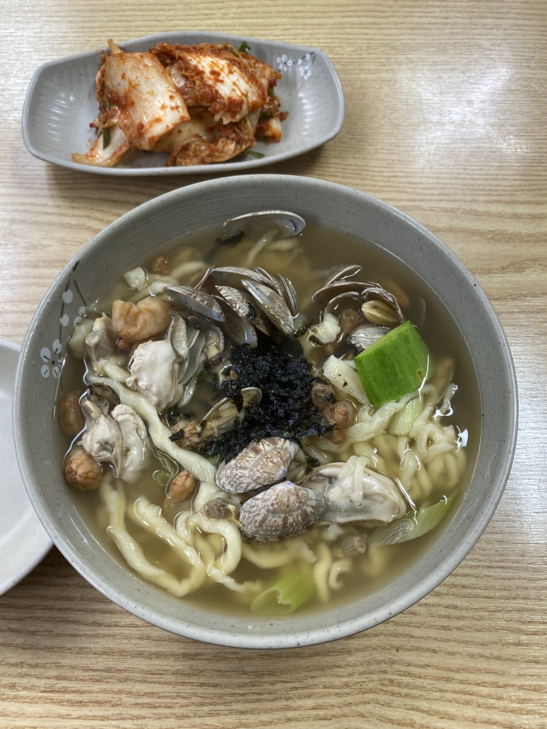 Baekganehaemulkalguksu (백가네해물칼국수) 2