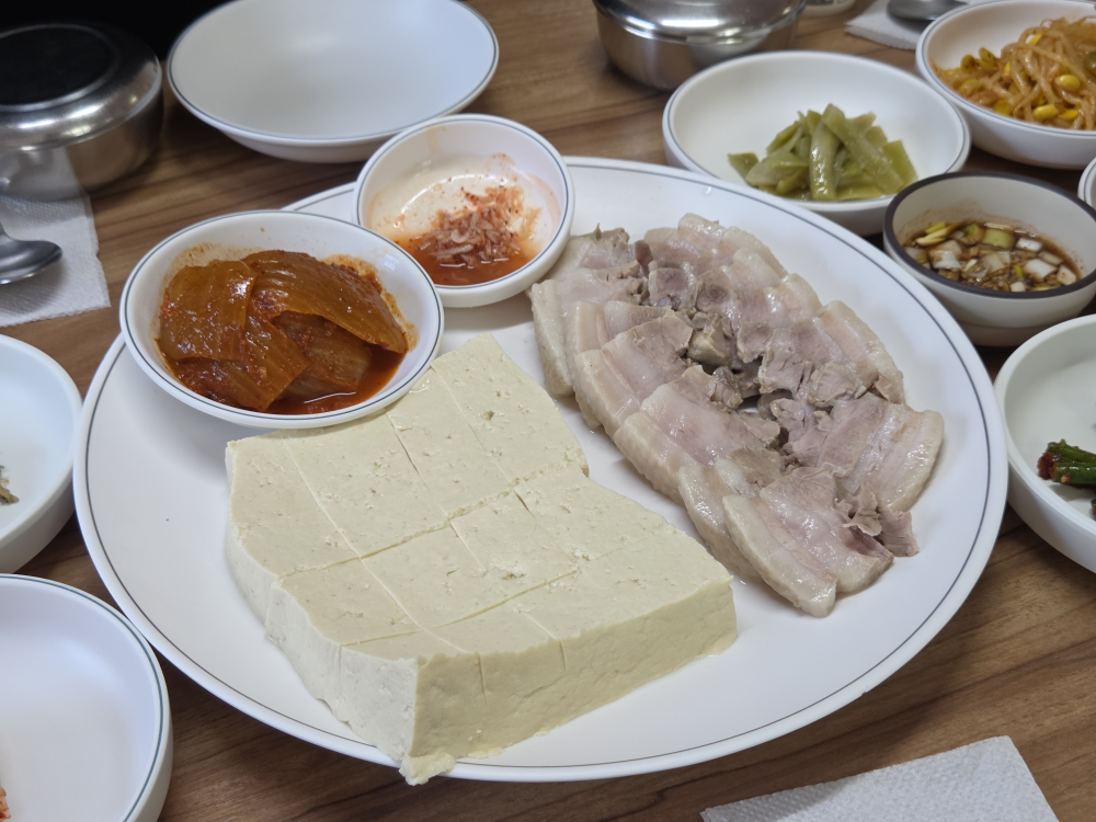 Wonjominsokchodangsundubu (원조민속초당순두부) 1
