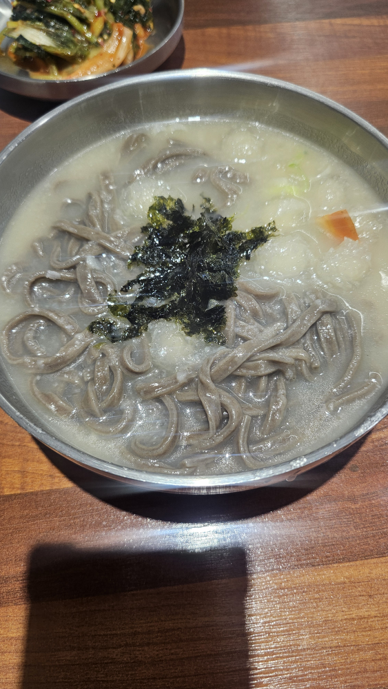 Gamjabatongsimi (감자밭옹심이) 1