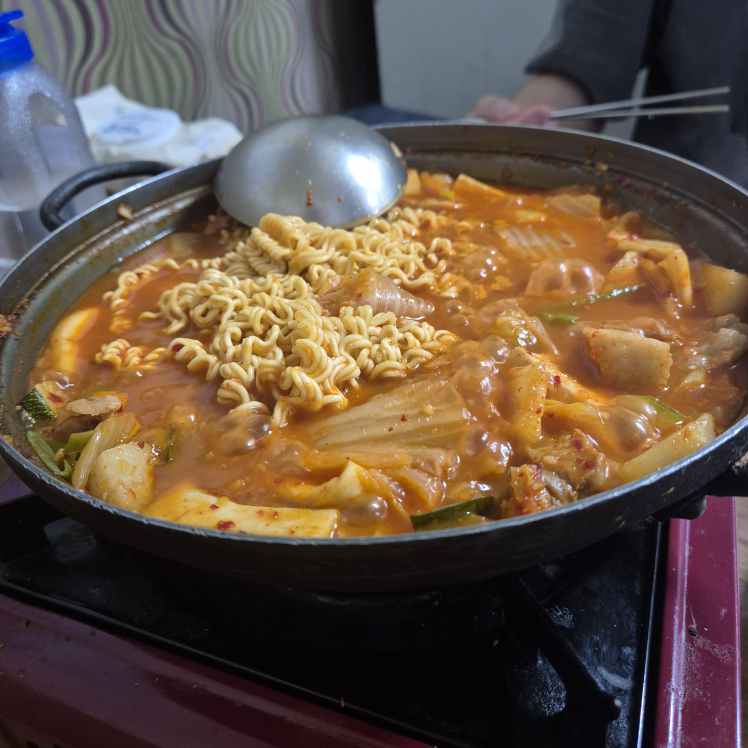 촌돼지김치찌개 대표 사진