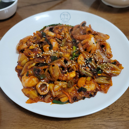 Ppeoltteoknakji (뻘떡낙지) 1