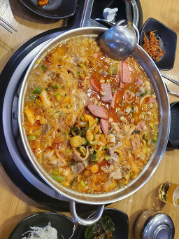 Nolbubudaejjigae (놀부부대찌개) 3