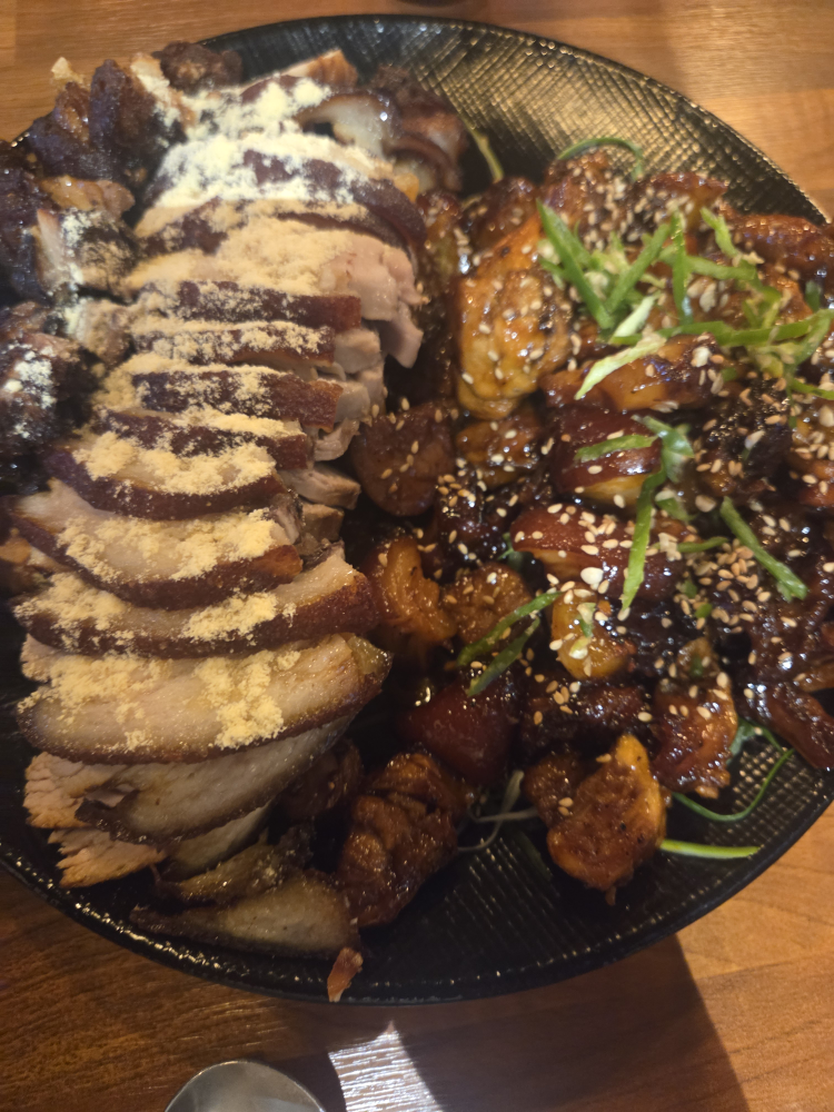 Dalbamjokbal (달밤족발) 1