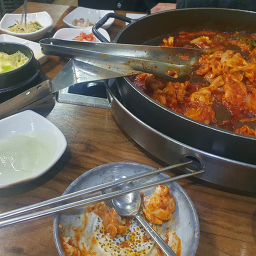Dakgalbihanmadang (닭갈비한마당) 1