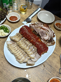 Samgakjiwangjokbal (삼각지왕족발) 3