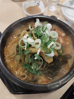 Ppyeokeuncheongjindonghaejangguk (뼈큰청진동해장국) 2