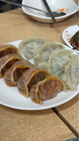 Hongdukkaekalguksu (홍두깨칼국수) 1