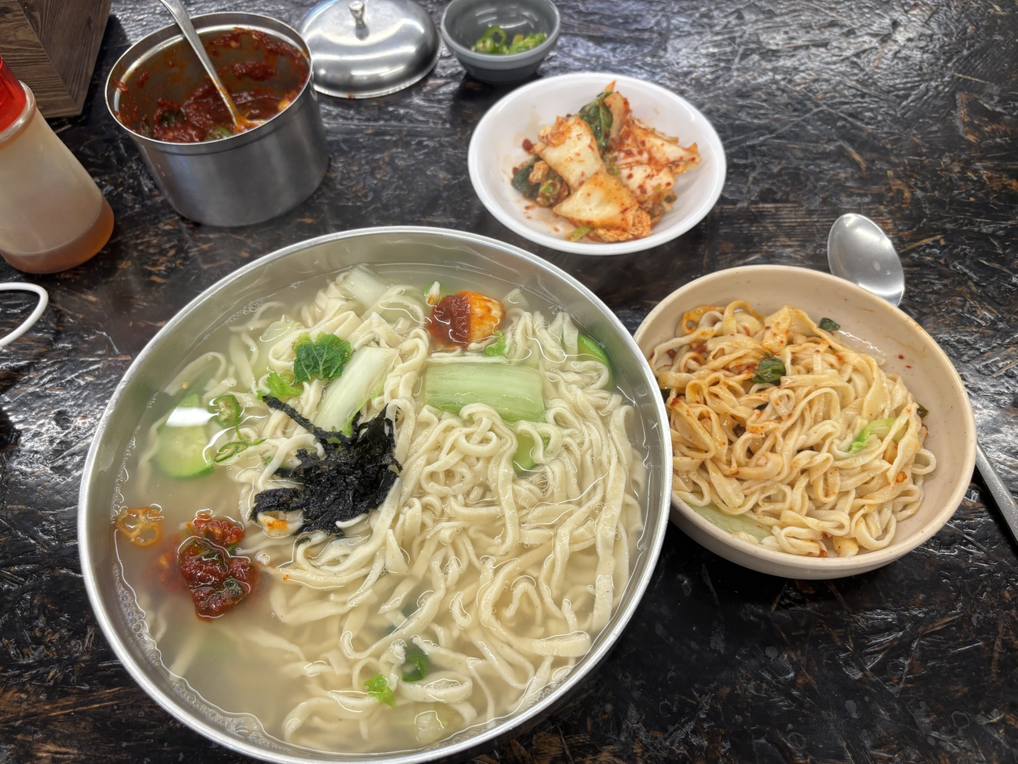 Gyeongbukkalguksu (경북칼국수) 3