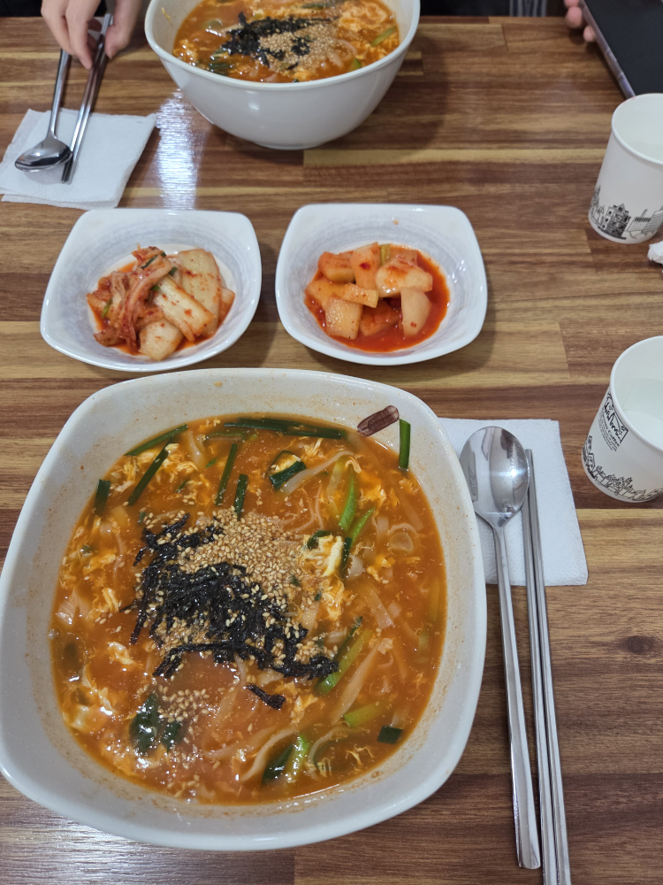 Donghaejangkalguksu (동해장칼국수) 1