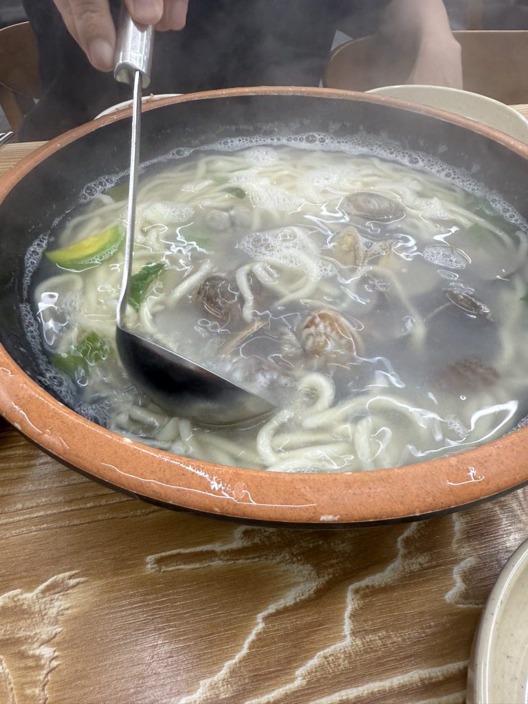 뚝배기바지락칼국수 대표 사진