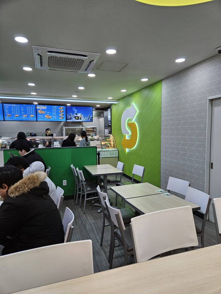 써브웨이 충무로점 사진 3