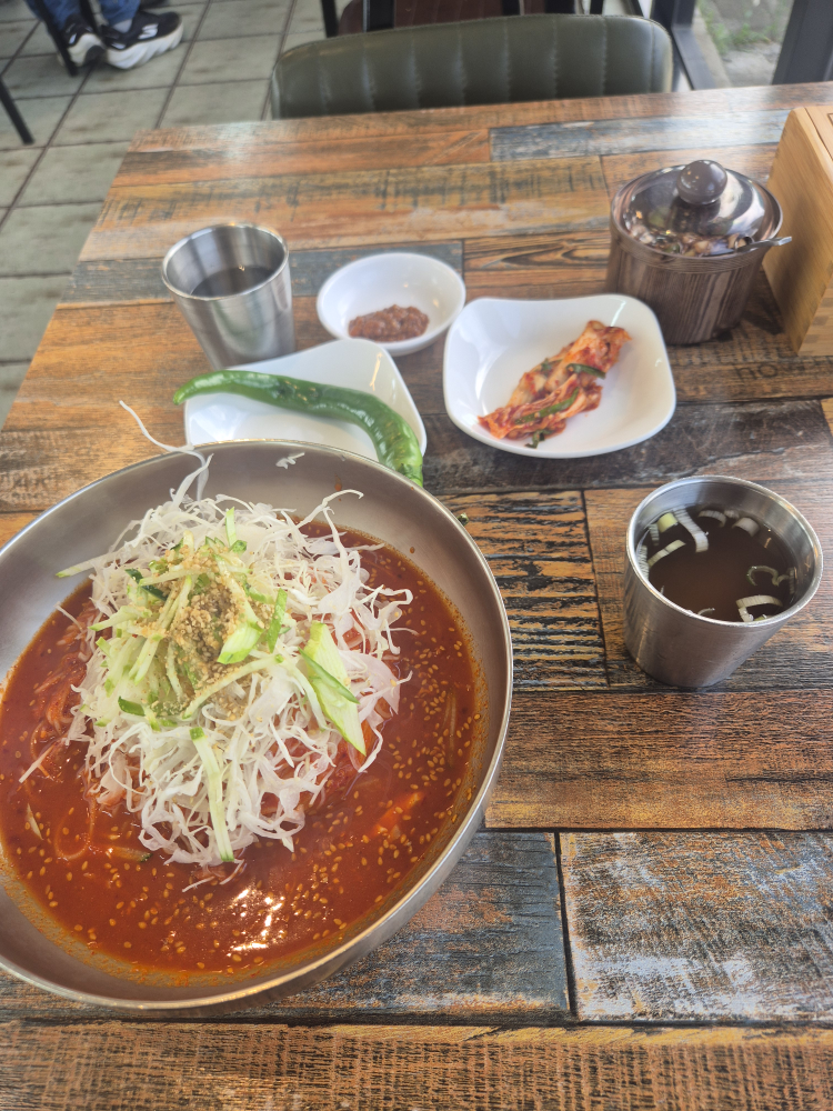 Ijaebaektongyeongmyeolchiguksu (이재백통영멸치국수) 1
