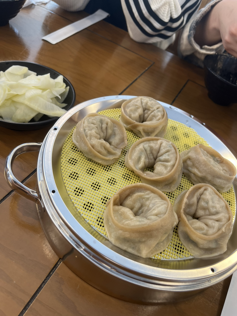 Jinjuhwangponaengmyeon (진주황포냉면) 1