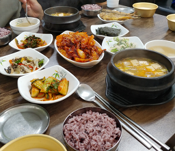 통나무식당 사진 3