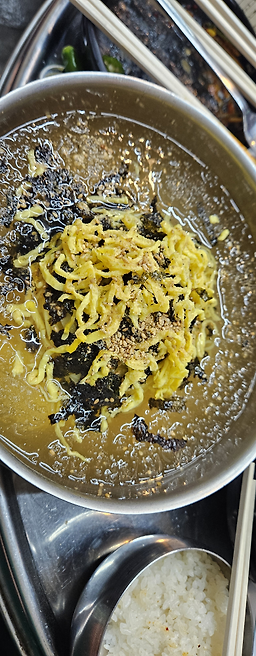 Samgeoriguksugogi (삼거리국수고기) 3