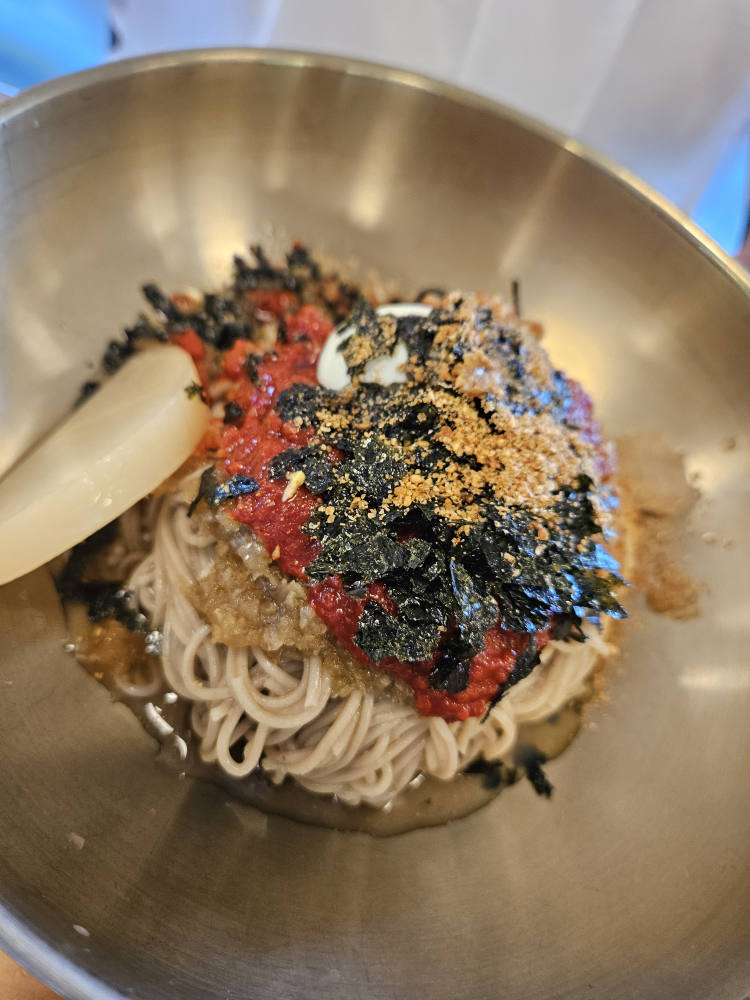Kkamakgoldongchimimakguksu 6