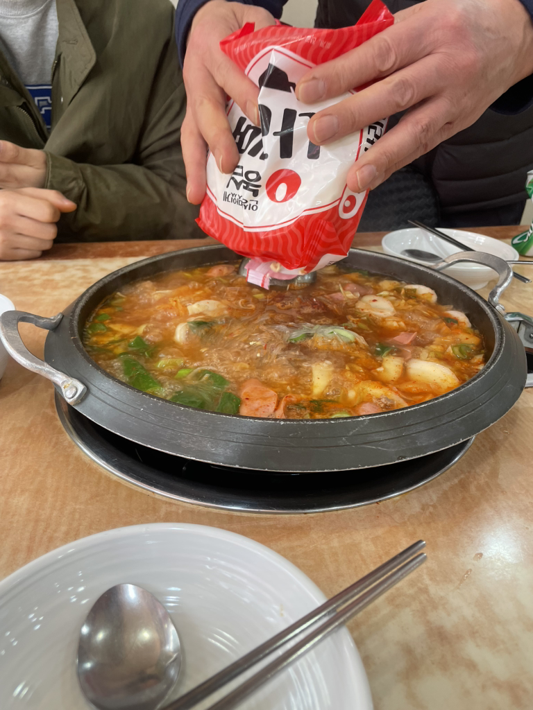 솥뚜껑부대찌개 2